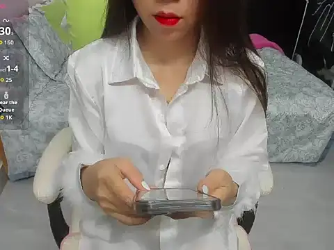 Snapshot of LuckyBabe_new01 chatting on September 30, 2025, 4:02 pm LuckyBabe new01 online show from September 30, 2025, 4:02 pm