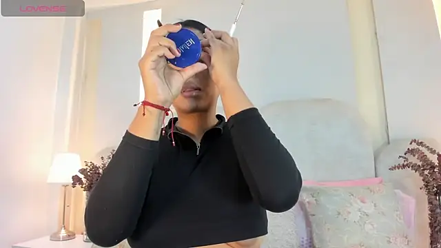 SalomeeBell online show from October 27, 2025, 8:21 pm