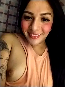 enoria1992 online show from December 18, 2025, 3:27 pm