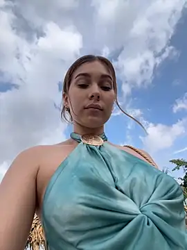 Nikii   online show from November 11, 2025, 8:03 pm