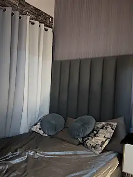 EmeraldGreyson online show from March 12, 2026, 9:24 am