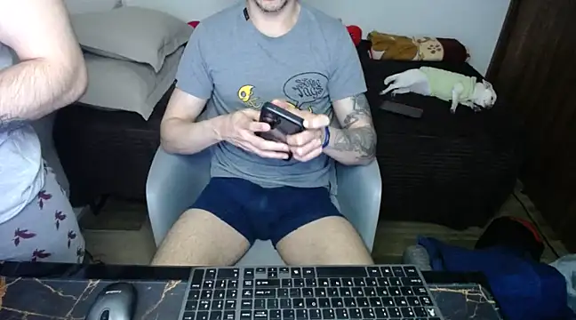 bossking017 online show from February 25, 2025, 4:35 am