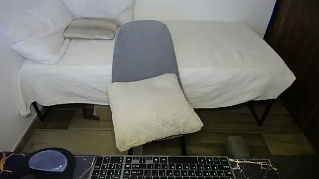 bossking017 online show from February 17, 2026, 5:21 pm