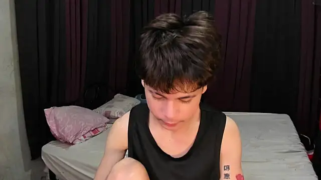 hotfreshdior online show from February 11, 2026, 2:06 pm