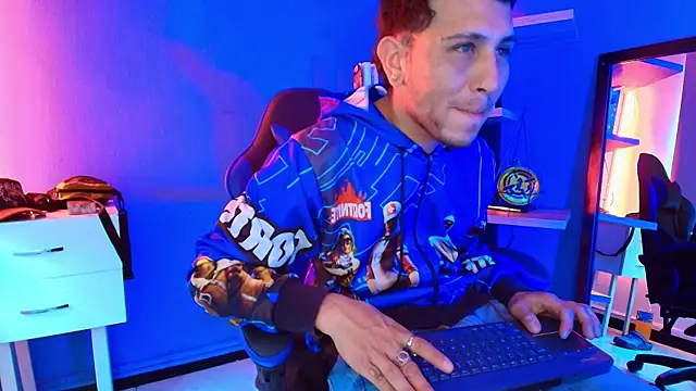 Snapshot of Thonixxx_mr chatting on February 24, 2026, 7:48 pm Thonixxx mr online show from February 24, 2026, 7:48 pm