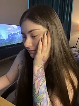 Lovely Waifu online show from May 6, 2026, 12:20 pm