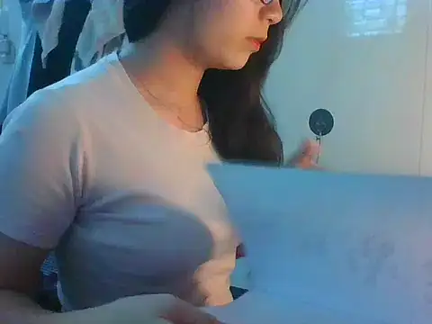 Linzly online show from October 30, 2025, 2:43 am