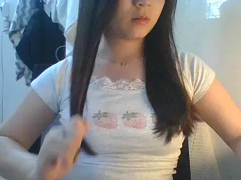 Snapshot of Linzly chatting on May 17, 2026, 2:33 am Linzly online show from May 17, 2026, 2:33 am
