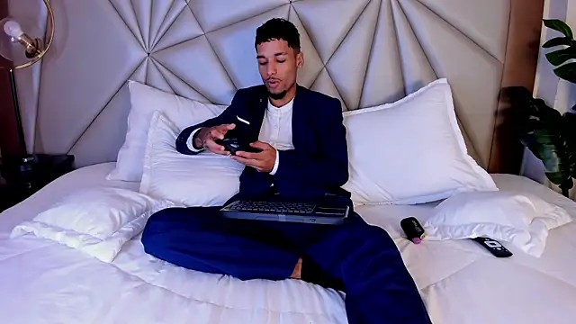 Thiagoferreti online show from February 12, 2026, 4:45 am