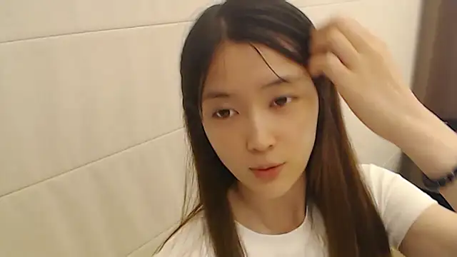 Snapshot of Mimi-cnbaby chatting on May 14, 2026, 1:41 pm Mimi-cnbaby online show from May 14, 2026, 1:41 pm
