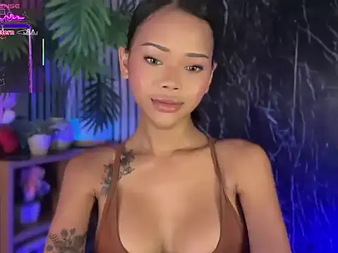 Snapshot of ur_holly_lexie chatting on June 28, 2026, 9:15 am ur holly lexie online show from June 28, 2026, 9:15 am