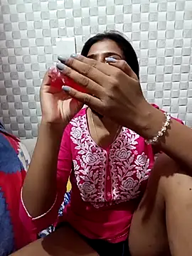 Hot Jaanvi  online show from October 29, 2025, 6:23 am