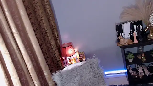 Snapshot of wild_flowerx chatting on February 26, 2026, 5:18 am wild flowerx online show from February 26, 2026, 5:18 am