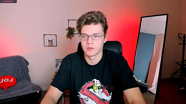Snapshot of lucas_long_ chatting on September 28, 2025, 6:48 pm lucas long online show from September 28, 2025, 6:48 pm
