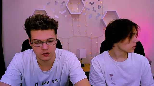 lucas long  online show from November 9, 2025, 9:46 am