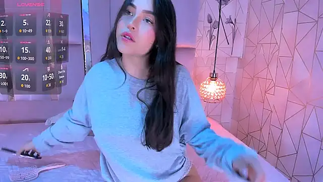 HannaCollins  online show from December 14, 2025, 1:17 pm