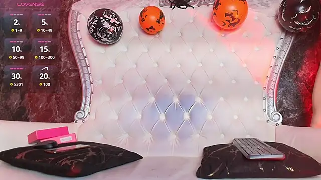 MirandaSould online show from October 22, 2025, 1:32 pm