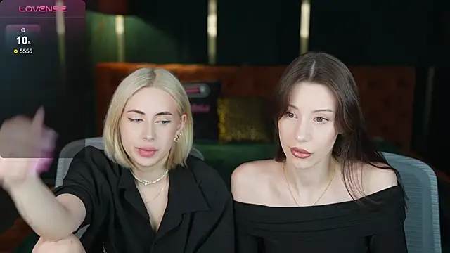 Selena Glow online show from February 26, 2026, 7:14 pm