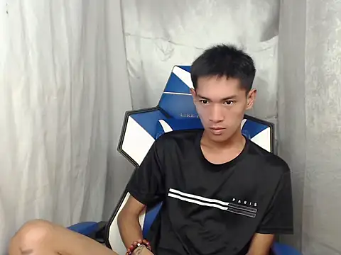 Snapshot of riks_tyler chatting on June 7, 2026, 6:24 pm riks tyler online show from June 7, 2026, 6:24 pm