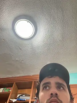 aavrdvh33 online show from November 19, 2025, 10:10 pm