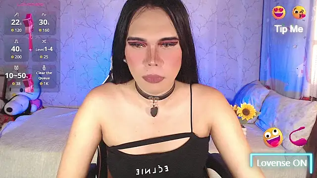 Snapshot of TssluttyNikka chatting on April 8, 2026, 8:27 am TssluttyNikka online show from April 8, 2026, 8:27 am