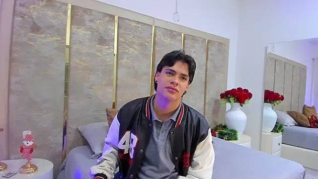 BenitoSaenz online show from December 22, 2025, 12:05 pm