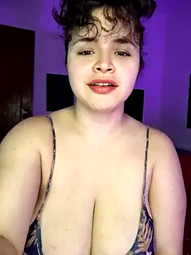 SeleneLuminari8 online show from November 6, 2025, 1:37 pm