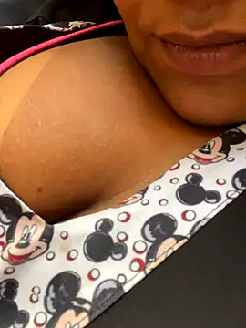 morenaluaa online show from November 28, 2025, 4:18 pm