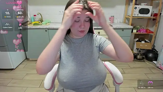 LinaElasm online show from March 16, 2026, 9:39 pm