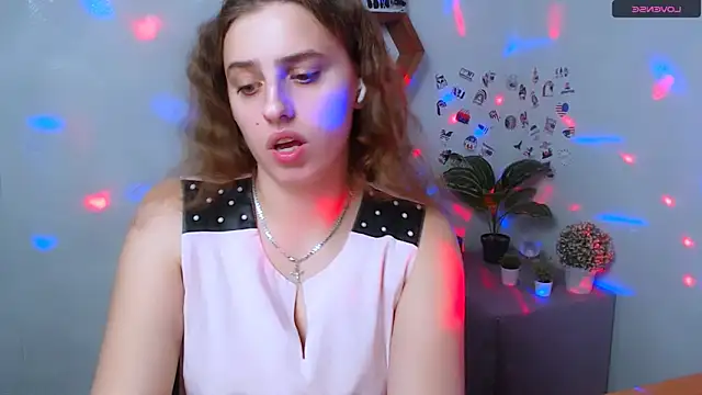 AmandaDimond  online show from October 29, 2025, 1:32 pm