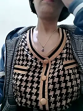 love sexy090 online show from March 12, 2026, 11:53 pm