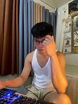 xshyboyx online show from January 8, 2026, 3:01 am