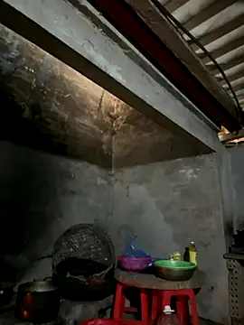 ThiHa003 online show from December 2, 2025, 9:55 am