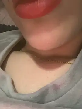 Mimisixo online show from April 4, 2026, 11:11 pm