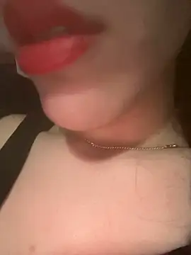 Mimisixo online show from April 16, 2026, 11:18 pm