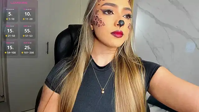 KYLIE JONES6 online show from October 22, 2025, 11:36 pm