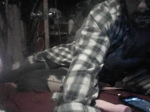 Twoslipperywhenwett online show from March 10, 2026, 9:35 am