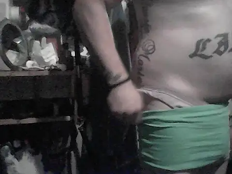 Twoslipperywhenwett online show from December 20, 2025, 10:23 pm