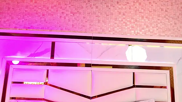 ambar rosse25 online show from November 23, 2025, 11:42 am