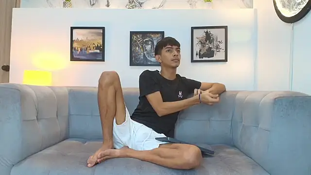 PRETTY SEX1 online show from December 18, 2025, 1:26 pm