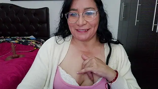 Snapshot of Grace_mature_milf chatting on July 17, 2026, 12:08 am Grace mature milf online show from July 17, 2026, 12:08 am