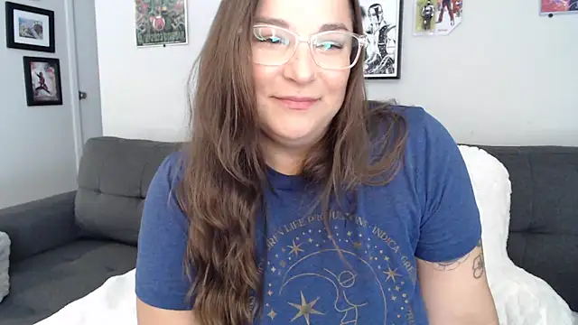 Snapshot of MoonBalloons chatting on September 15, 2025, 11:27 pm MoonBalloons online show from September 15, 2025, 11:27 pm