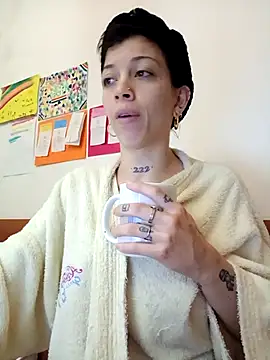 Snapshot of Paula_Alameda chatting on October 14, 2025, 9:10 am Paula Alameda online show from October 14, 2025, 9:10 am