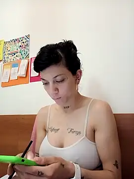 Snapshot of Paula_Alameda chatting on October 16, 2025, 9:06 am Paula Alameda online show from October 16, 2025, 9:06 am