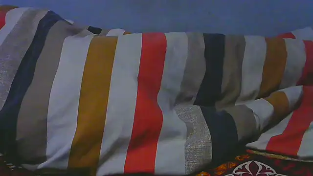 shy-lillyX22 online show from November 27, 2025, 11:49 pm