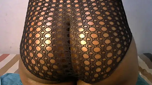 shy-lillyX22 online show from December 15, 2025, 6:41 am