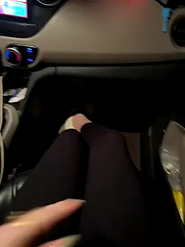 Meii-meyy online show from October 26, 2025, 4:07 pm