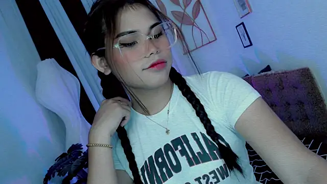 PrettyBlythes TS online show from May 22, 2026, 3:59 am
