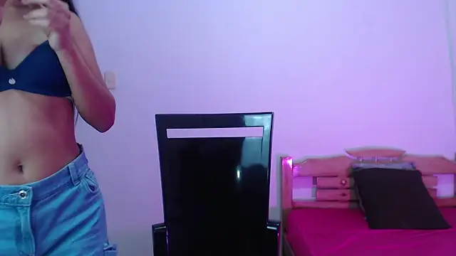 kyra fox  online show from November 19, 2025, 12:27 pm