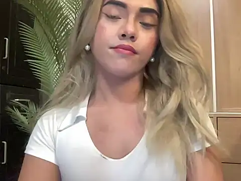 calimonroe online show from April 16, 2026, 1:34 pm